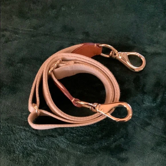 Dooney & Bourke Vintage Tan Leather Tote with Structured Design - Picture 7 of 10